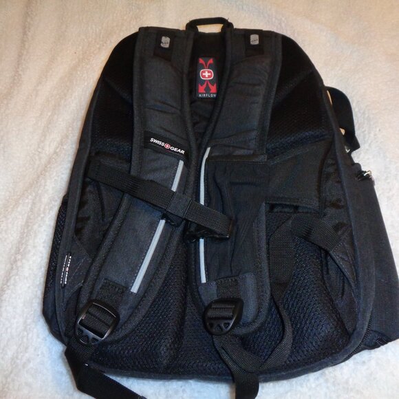 SwissGear 5358 ScanSmart Laptop Backpack, Fits 16 Inch Laptop, USB Charging Port - Picture 2 of 6